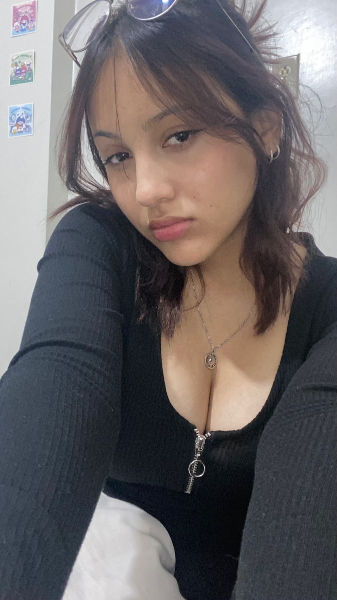 Sr nagar Most beautiful college girl low price available