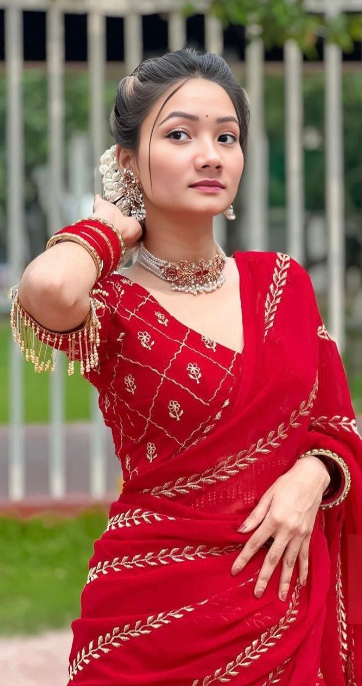 Night queen Naina Kapoor college girls escort