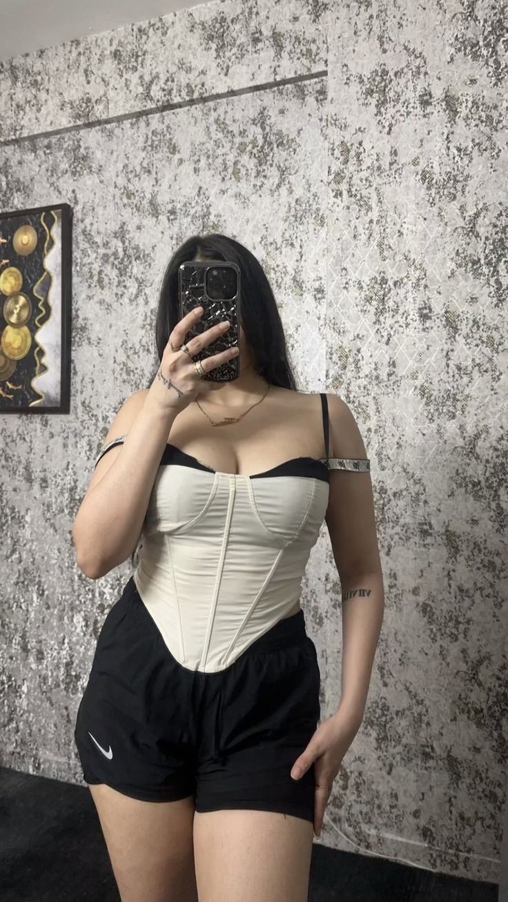 CALL GIRLS IN DELHI  Kalkaji YOUNG GIRLS BEST ESCORT SERVE