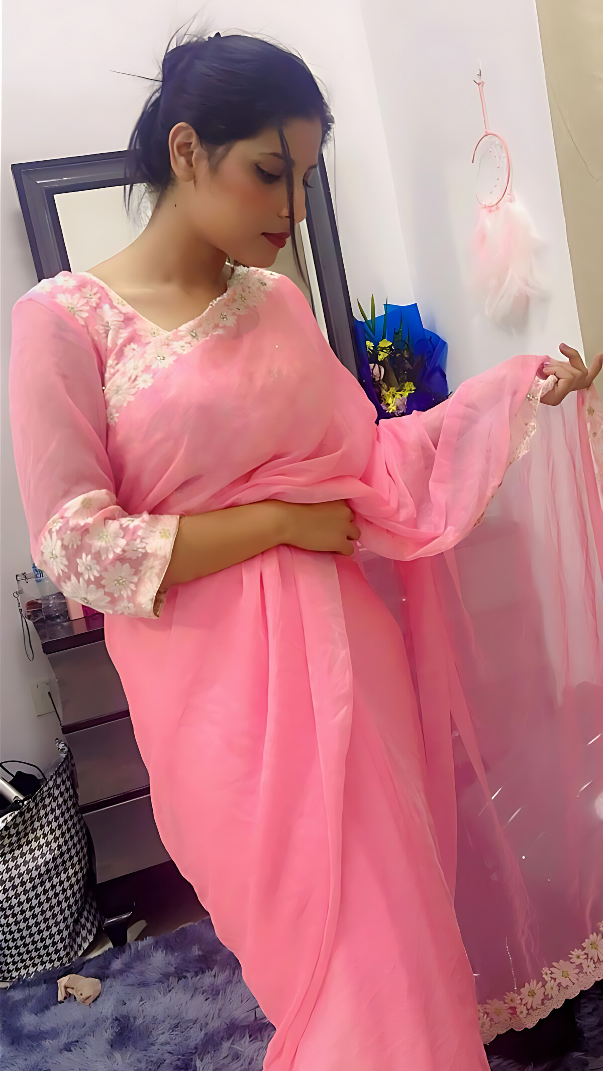 Isha Russian Call Girl In Varanasi, Gives a Real Sex Experience