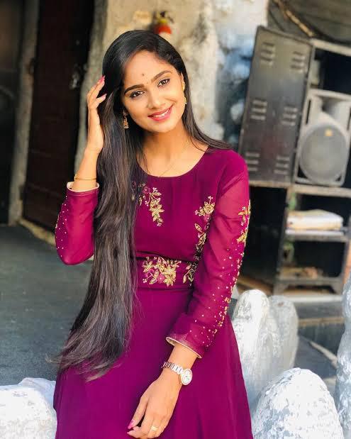 My name is Sneha Hyderabad Telugu call girl age 