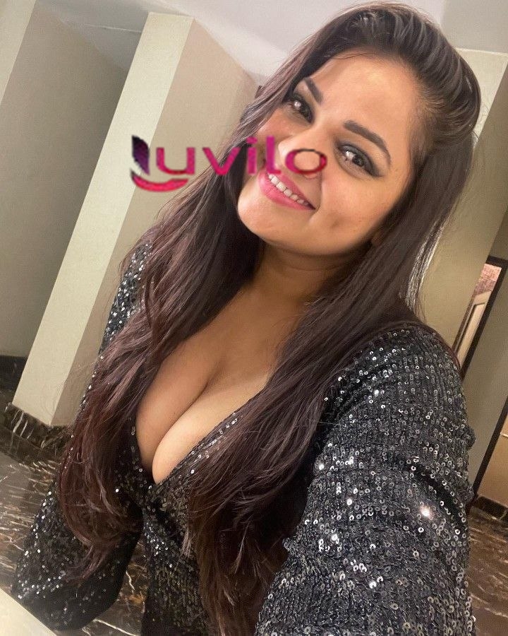 Myself ronika best independent VIP genuine and trustable service safe location Hot figure gairl in Ahmedabad