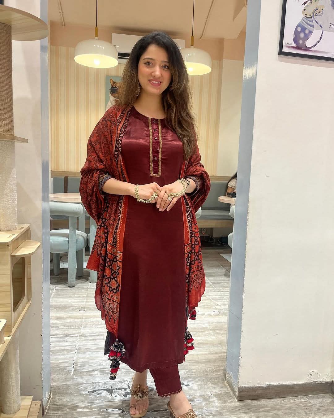 Chennai Indefident College Girl Available In Your Nearby Area