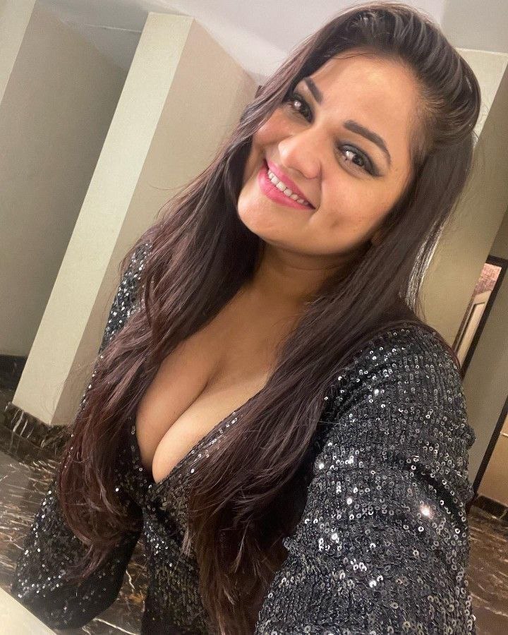 Myself ronika best independent VIP genuine and trustable service safe location Hot figure gairl in Ahmedabad