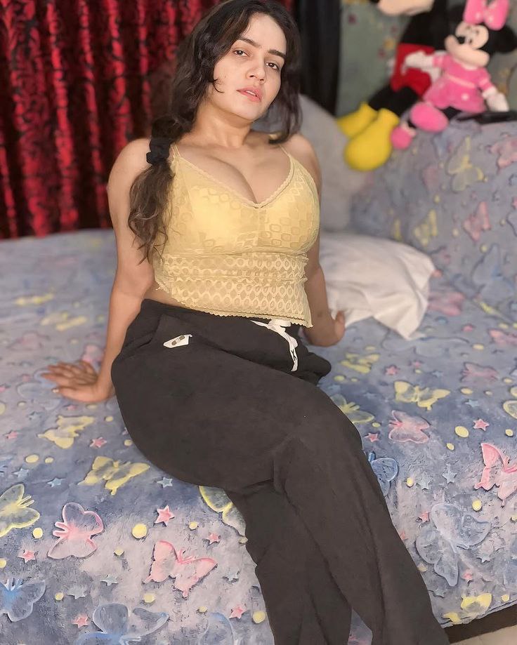 Myself ronika best independent VIP genuine and trustable service safe location Hot figure gairl in Ahmedabad