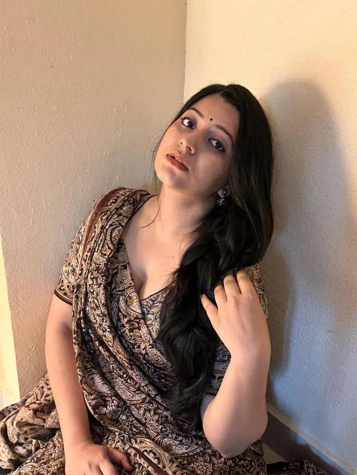 Myself ronika best independent VIP genuine and trustable service safe location Hot figure gairl in Ahmedabad