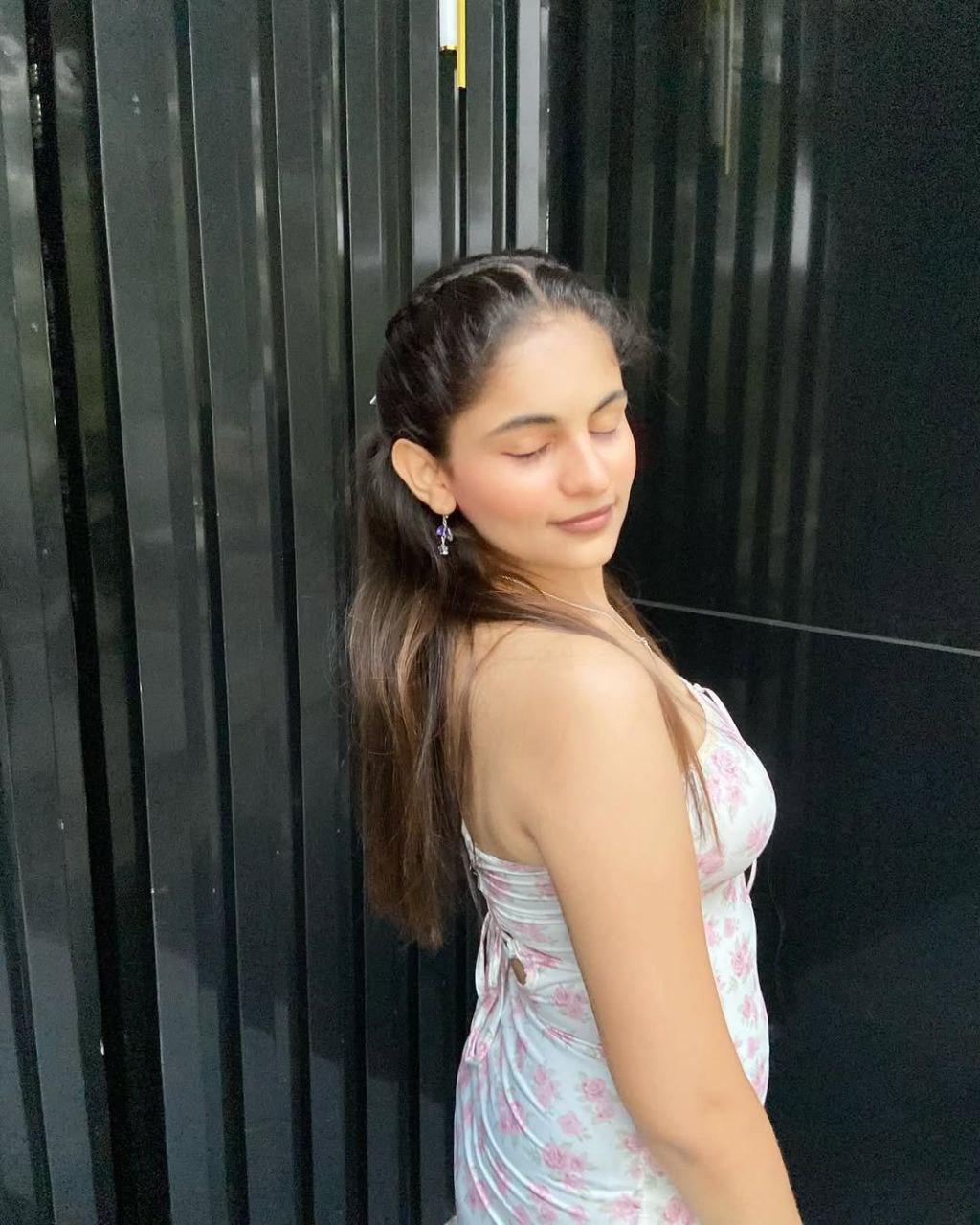 NEHA😘 BEST CALL GIRLS SERVICE & ESCORT FULL SAFE & SECURE