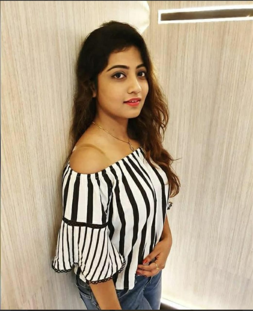 Rajahmundry Anaya Best call girl service in low price and high profile girl available hotel and home services available