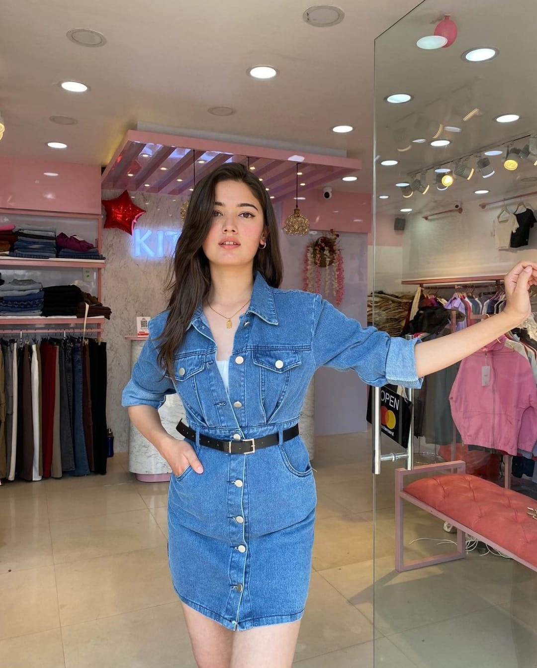 Call Girls in New Ashok Nagar, Female Escort Service