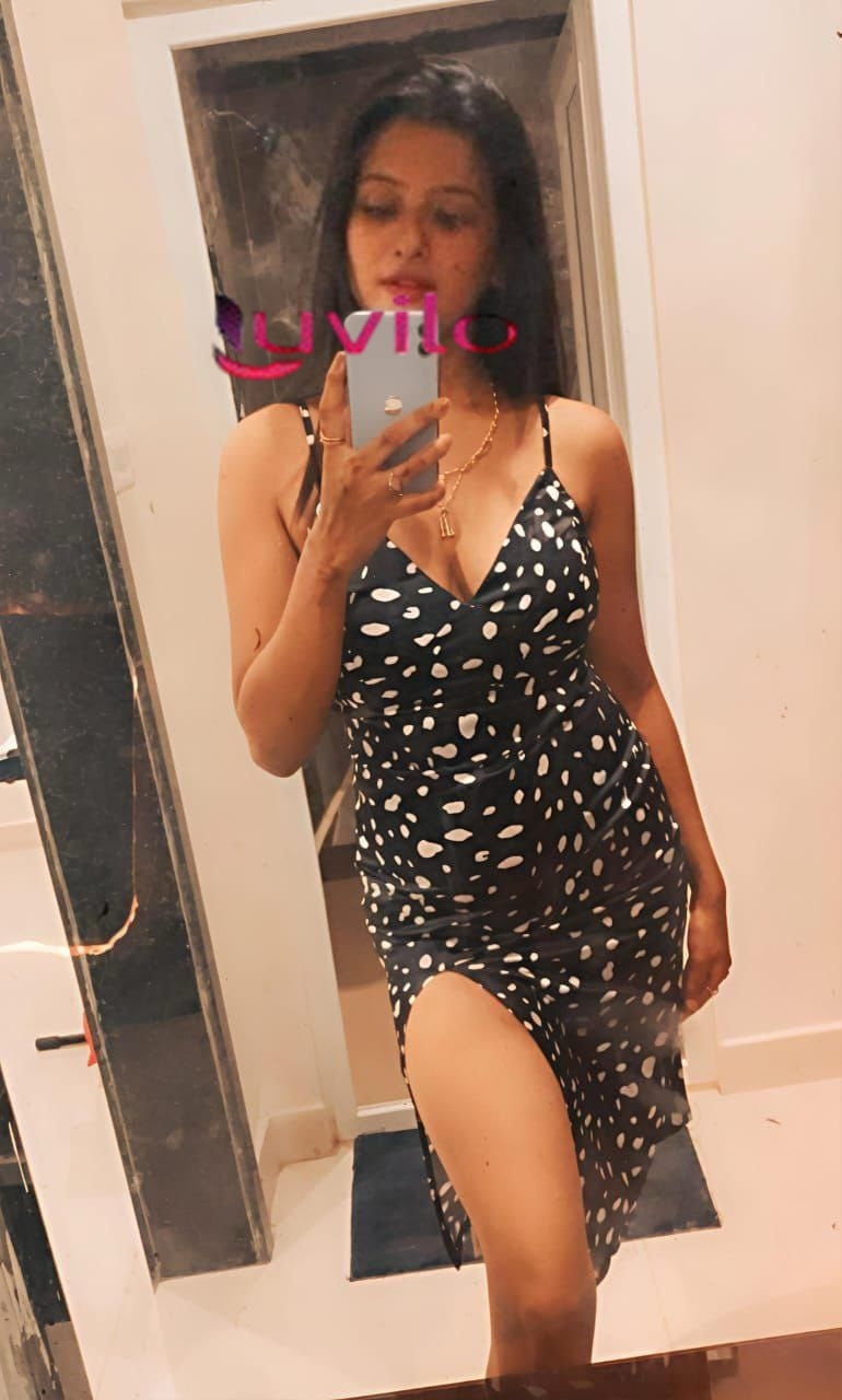 Myself Shreya low price high profile independent college girl available genuine