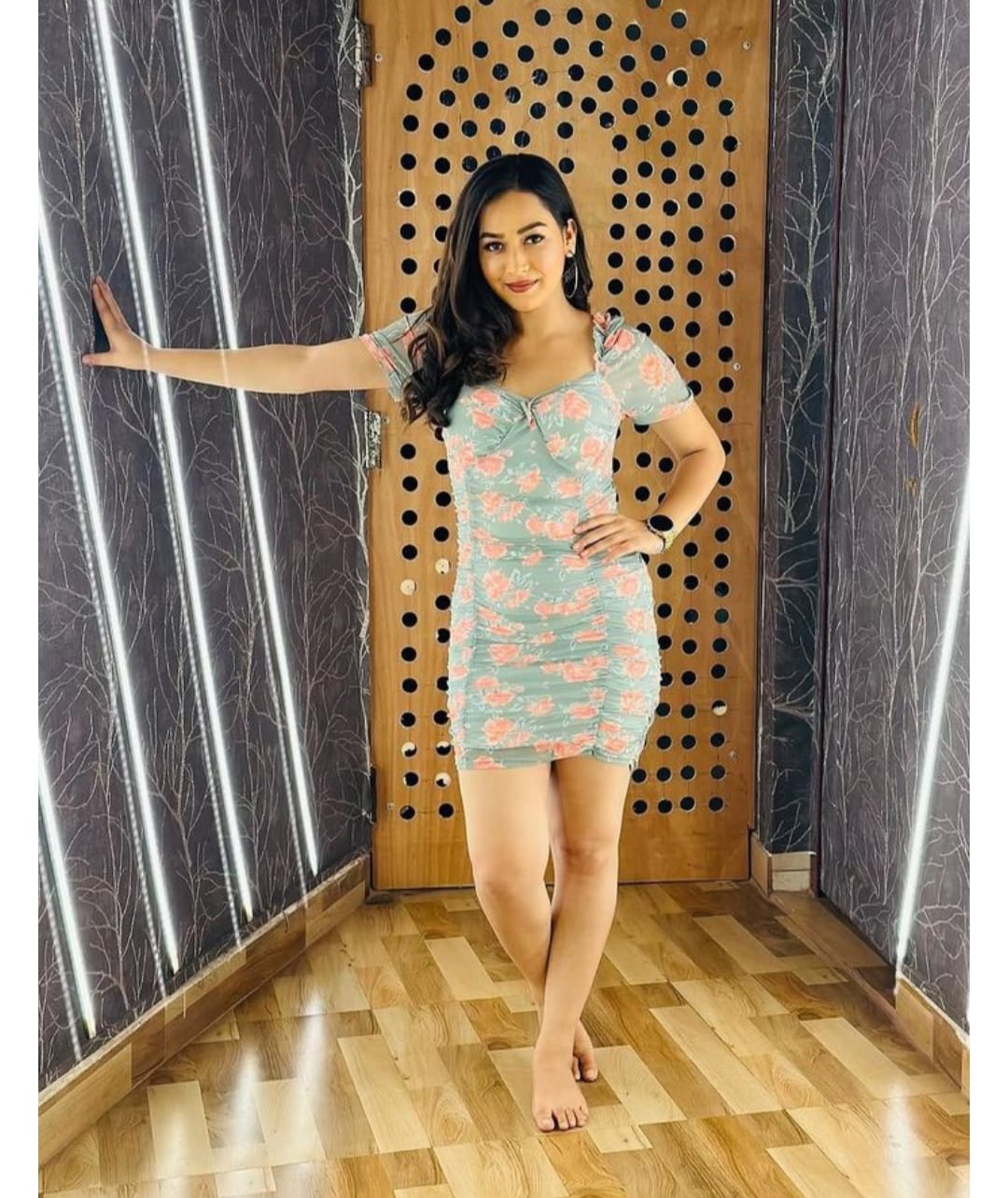 CASE ONLY GENUINE BEST ESCORT IN HOTEL ALL OVER CITY