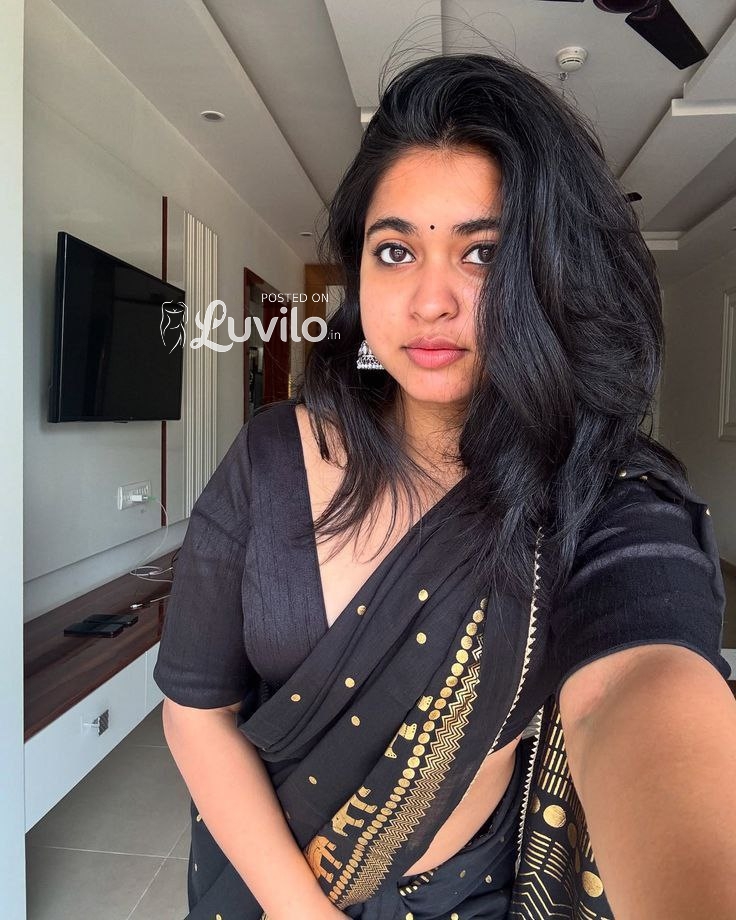 Myself ronika best independent VIP genuine and trustable service safe location Hot figure gairl in Ahmedabad