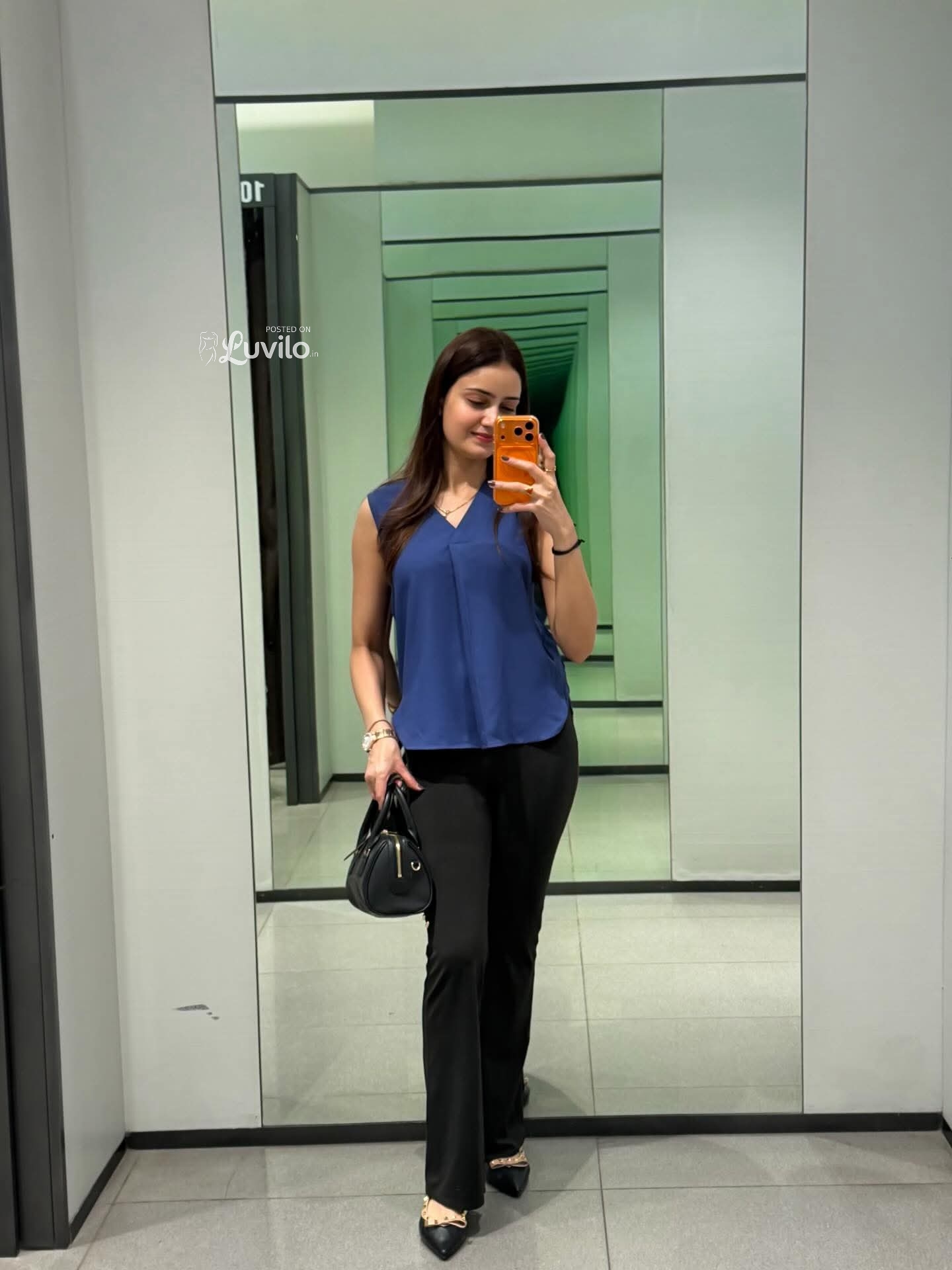 Myself Ayushi sharma 💯 HAND TO HAND PAYMENT NO ADVANCE PAYMENT